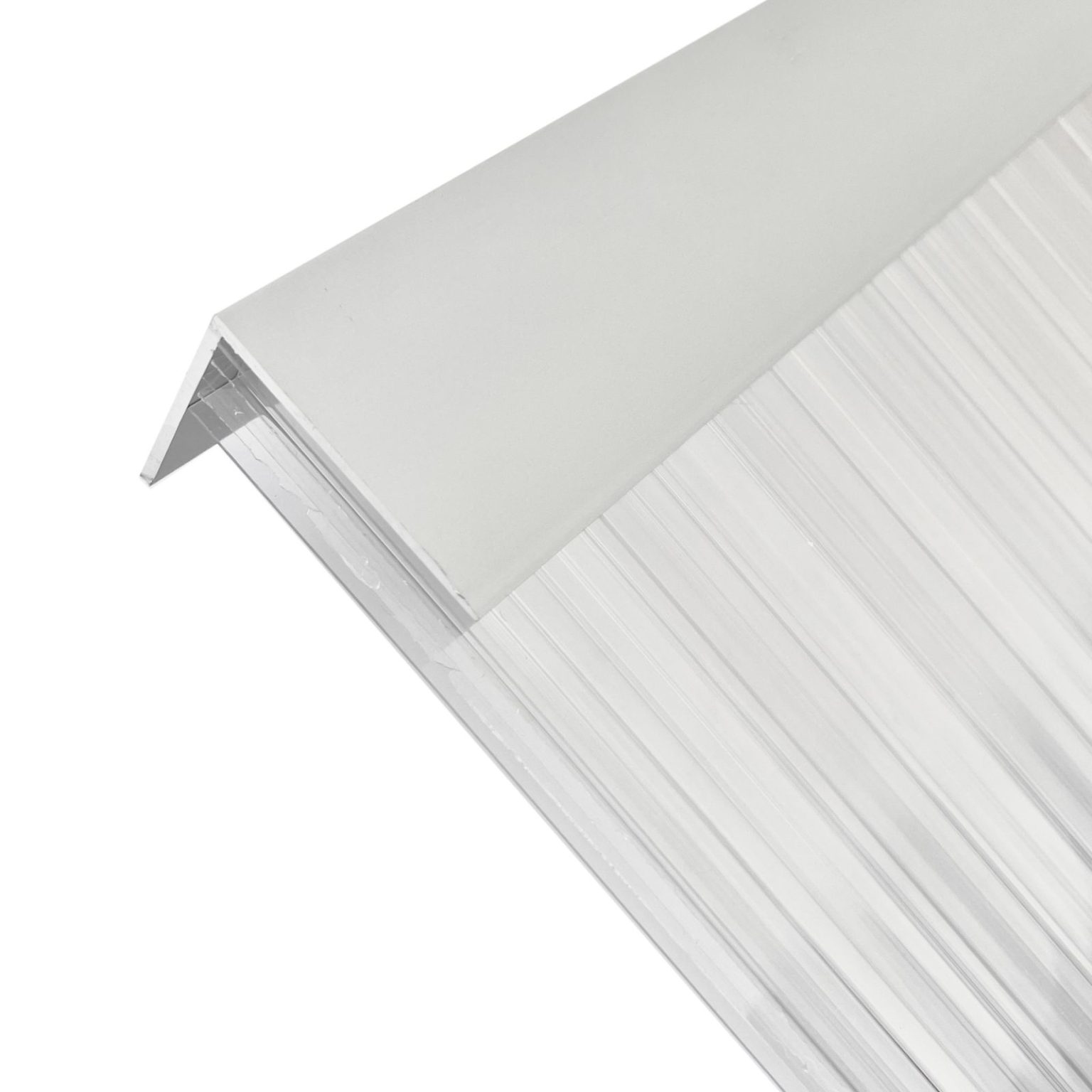 Sidovy av aluminium L-profil monterad med kanalpolykarbonatskiva för tätning och skydd