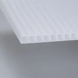 Kanalplastskiva 6 mm Opal – PolyPiù UV-skydd 1300 g/m²